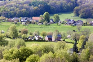 Drie fiets- én wandelroutes voor de fanatieke fietsers en wandelaars door Zuid-Limburg Drie fiets- én wandelroutes voor de fanatieke fietsers en wandelaars door Zuid-Limburg
