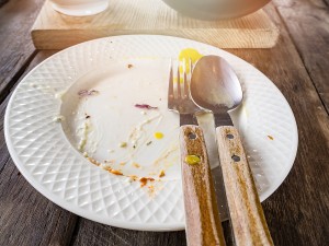 Feuilleton – 61 – Du vin, du pain, du pindakaas : Eten wat de pot schaft Feuilleton – 61 – Du vin, du pain, du pindakaas : Eten wat de pot schaft